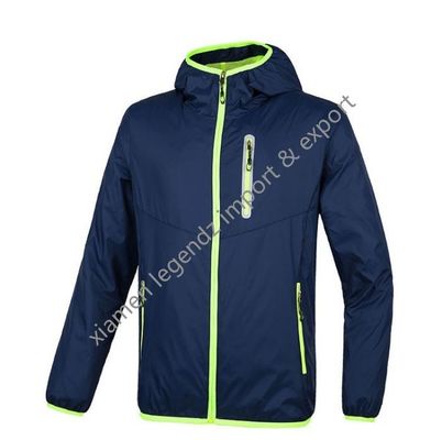 OEM แจ็คเก็ต Windproof น้ำหนักเบา แจ็คเก็ต Windbreaker คลาสสิก Packable
