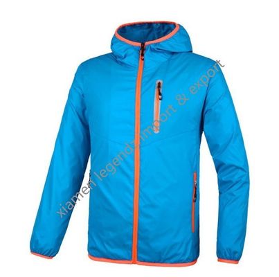 OEM แจ็คเก็ต Windproof น้ำหนักเบา แจ็คเก็ต Windbreaker คลาสสิก Packable